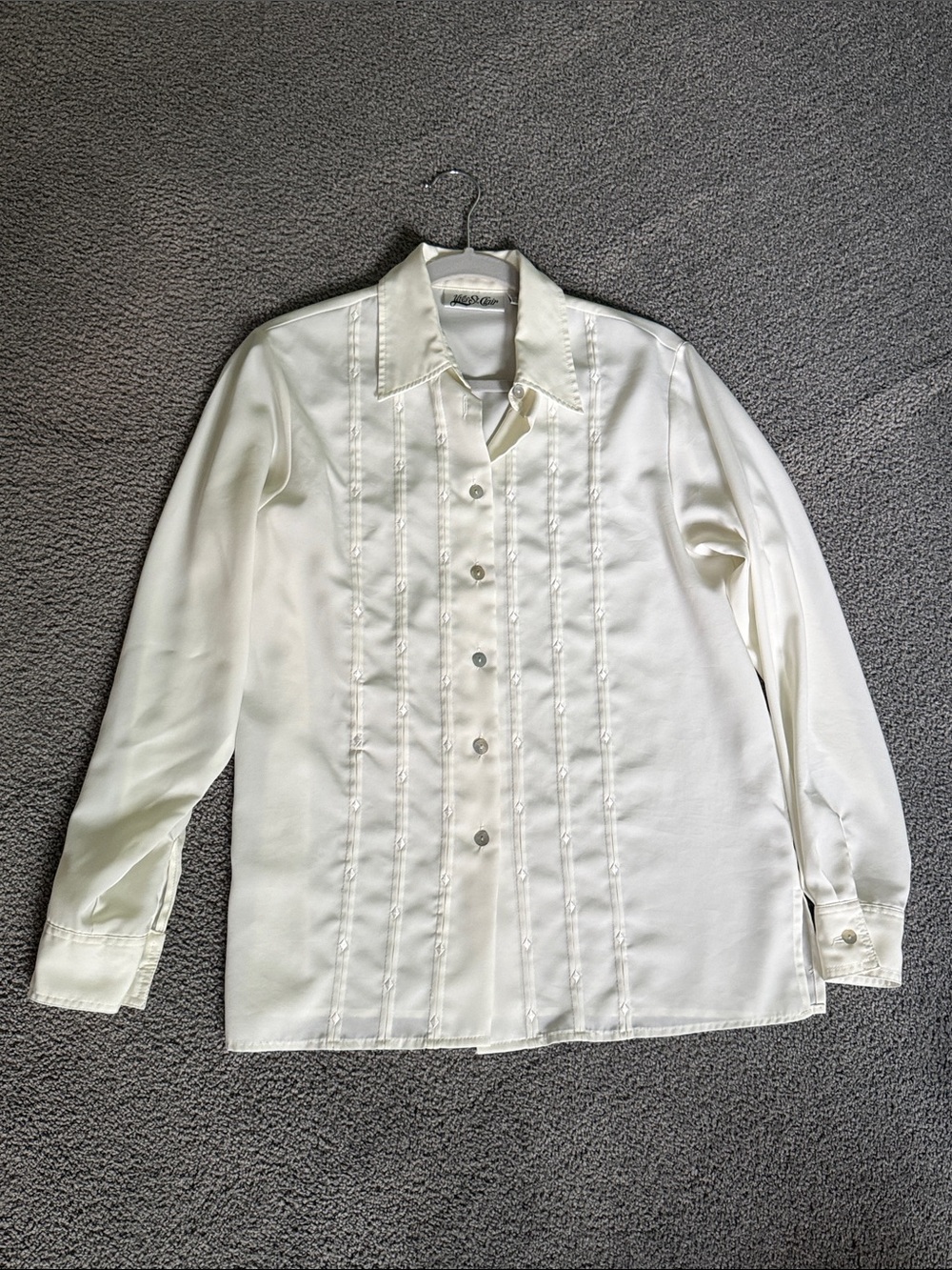 Yves St. Clair Ivory Pleated Button-Down Long Sleeve Shirt. Size 12